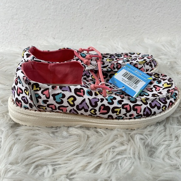 Hey Dude Colorful Hearts Girl’s Wendy Toddler Slip On – White Leopard Size 4 NEW - Picture 4 of 14